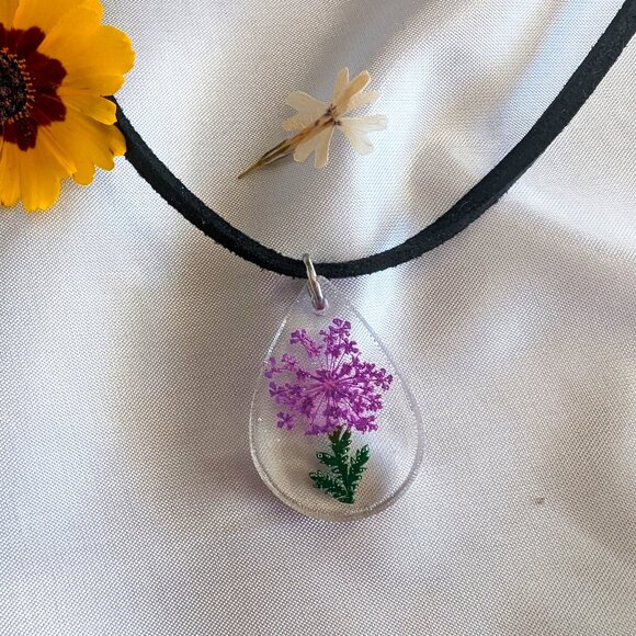 Tear Drop Shaped Beautiful Hand Made Purple Firework Dried Flower Resin Necklace - Picture 2 of 2